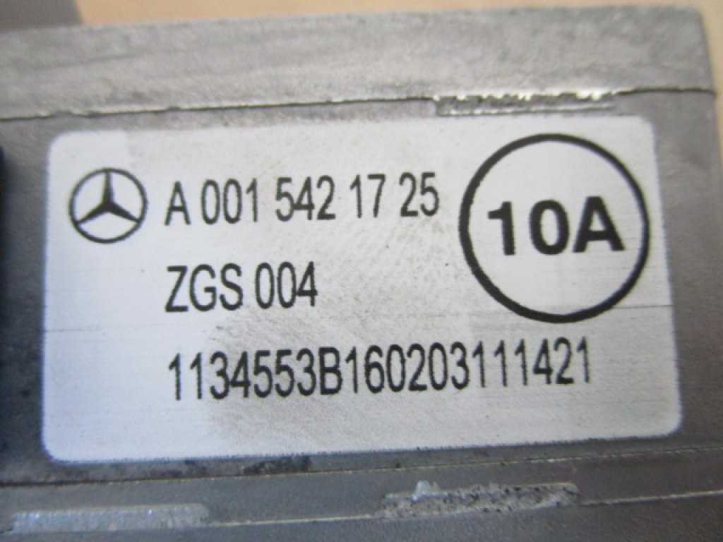 Mercedes-Benz Spannungswandler aus Actros MP4 - A0015421725